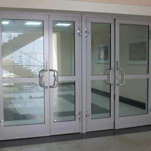 Стеклянная алюминиевая дверь с терморазрывом